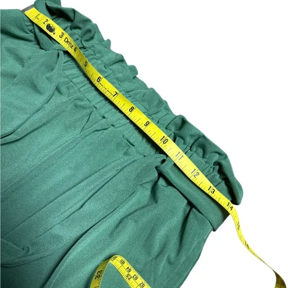 LulaRoe women’s size extra small green skort with belt and side pockets. - Picture 3 of 6